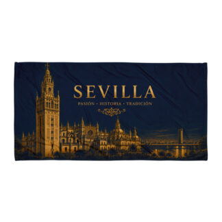 Toalla de playa Sevilla Premium con ilustración panorámica de la Giralda y la Catedral sobre fondo azul marino y detalles dorados.